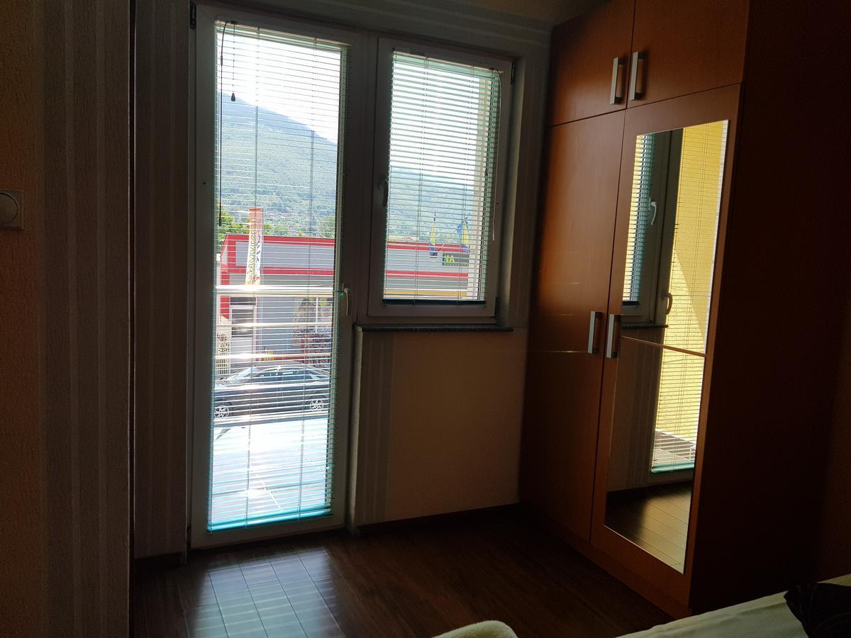 Pansion Basa Hotell Ustikolina Exteriör bild