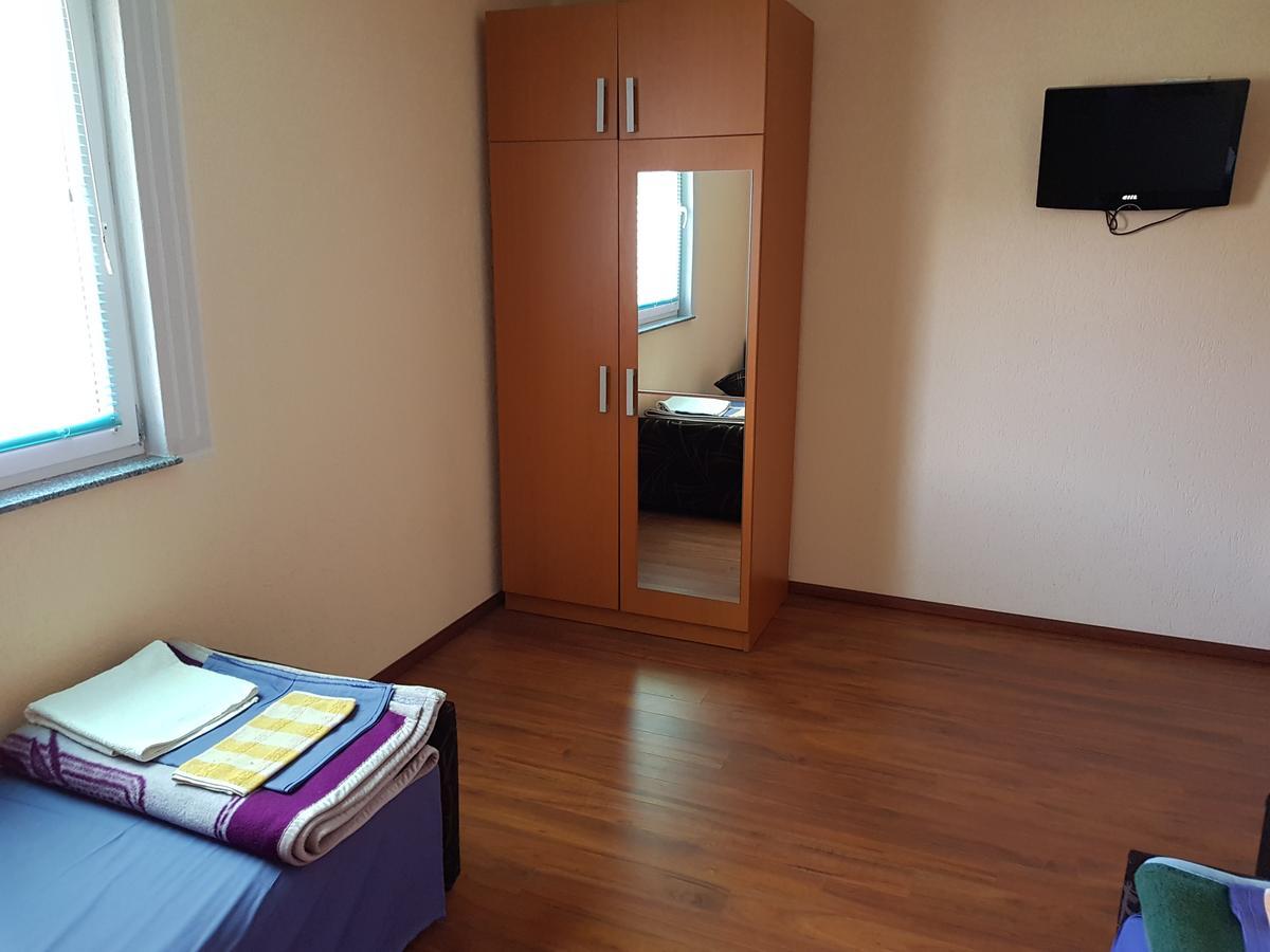 Pansion Basa Hotell Ustikolina Exteriör bild