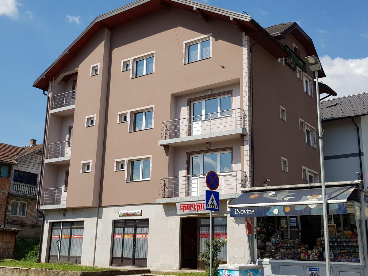 Pansion Basa Hotell Ustikolina Exteriör bild